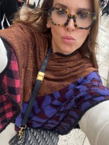 Donna sensuale e femminile, imprenditrice, curata - Club di Più