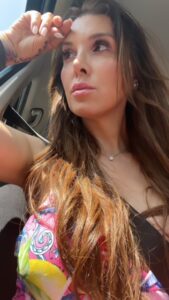 Donna sensuale e femminile, imprenditrice, curata - Club di Più