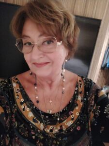 Donna sincera e casalinga- Club di Più