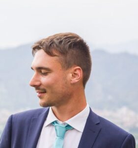 ragazzo ama cavalcare - Club di Più