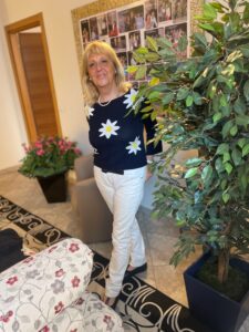 Donna giovanile, affettuosa, amo godere la vita - Club di Più