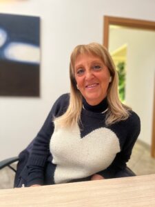 Donna giovanile, affettuosa, amo godere la vita - Club di Più