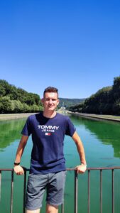 Ragazzo Single, economicamente benestante - Club di Più