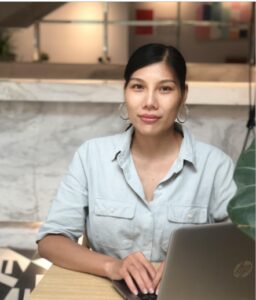 Donna molto femminile - Club di Più