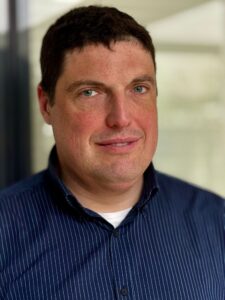 Insegnante uomo riservato - Club di Più