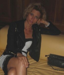 Cinzia - Alta e Snella - Cerco un uomo Single - Club di Più