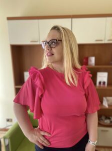 Roberta                            , donna coraggiosa, curata, elegante, Padova - Club di Più