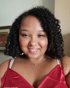 ragazza solare e sorridente  - Club di Più