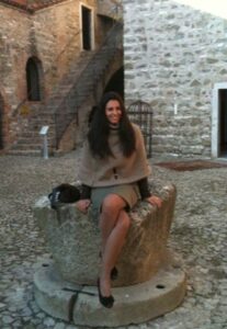 Donna single di bella presenza - Incontra Eliana - Club di Più