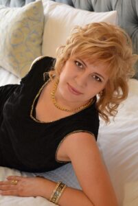 Nadia, donna libera, premurosa, cerca uomo forte - Club di Più