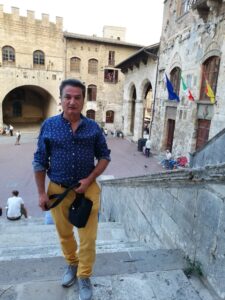 Uomo single - Incontra Loris - Direttore - Club di Più