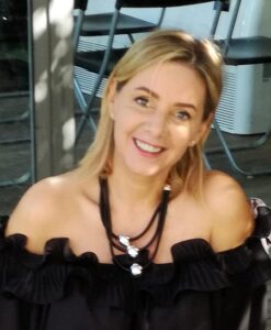 Donna single - Incontra Nadia - Espansiva - Club di Più