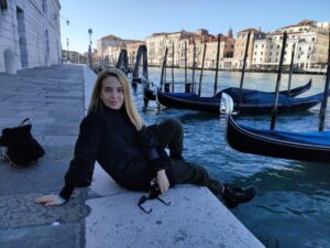 Donna single - Incontra Lara - Affascinante - Club di Più