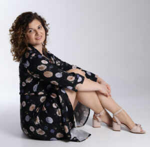 Donna di bella presenza - Incontra Elena   - Club di Più