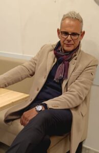 Benny, Uomo attraente e carismatico - Club di Pù 