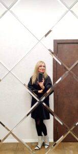 Donna sincera e sola, sensuale  - Club di Più