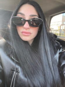 Ragazza sincera e determinata, Club di Più