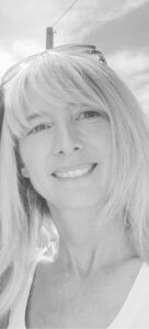 Donna sensibile, buona, Club di Più