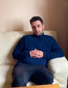 Uomo solare, semplice, Club di Più