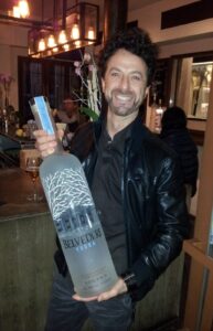 Uomo single, sportivo, dinamico, Club di Più