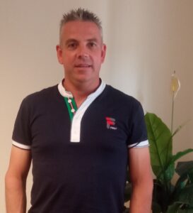 Uomo 40 anni, imprenditore, agiato, Club di Più