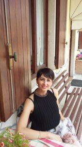 Donna dolce, carina, coccolona, Club di Più