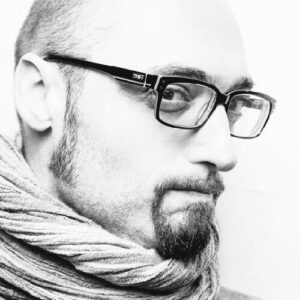 Insegnante di bella presenza, Club di Più