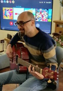 Insegnante di bella presenza, Club di Più