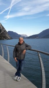 Uomo indipendente, Club di Più