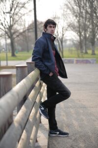 Ragazzo single, benestante, Club di Più