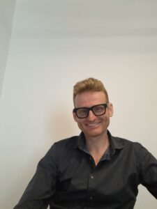 Imprenditore single, riservato, Club di Più