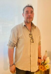 Uomo single, responsabile, Club di Più