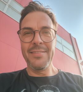 Uomo single, sincero, Club di Più