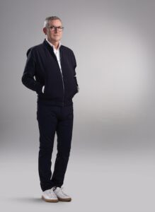 Uomo educato, a modo, Club di Più