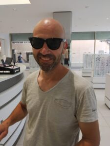 Uomo senza figli, celibe, solo, Club di Più