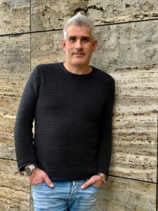 Uomo semplice, Club di Più