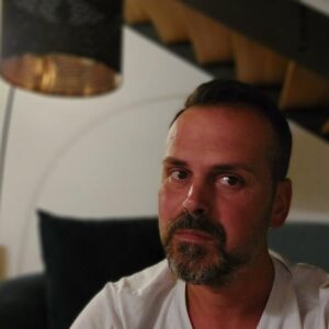 Uomo single, rassicurante, Club di Più