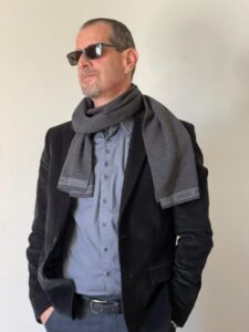 Uomo single, genuino, Club di Più