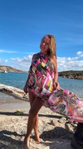 Donna di bella presenza, Club di Più