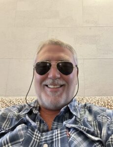 Uomo giovanile, dinamico, Club di Più