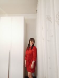 Donna single, sola, Club di Più