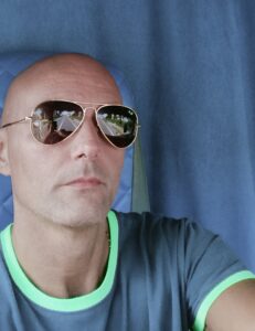 Uomo protettivo, Club di Più
